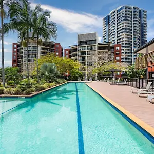 Aparthotel The Docks On Goodwin, Brisbane